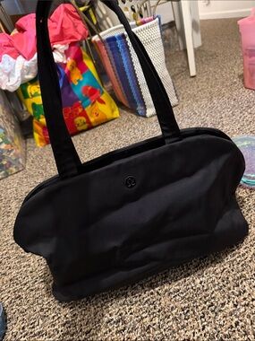 lululemon athletica overnight city essential